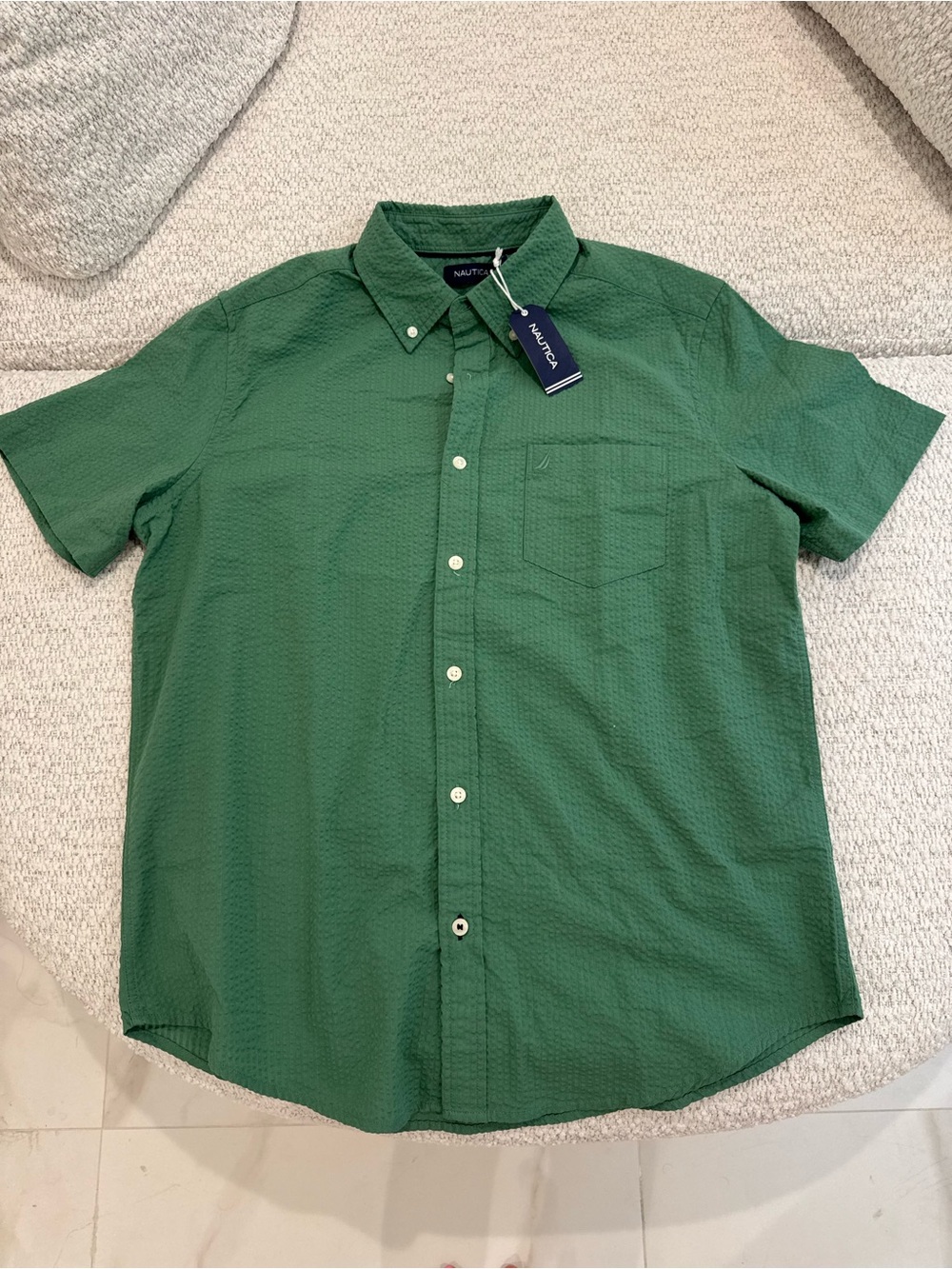NWT Nautica Seersucker Men’s Short Sleeve Button Down Shirt